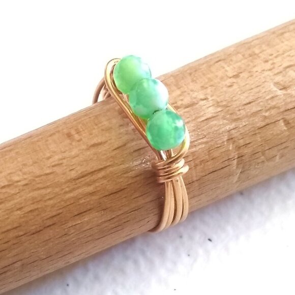 Size 8.5 ~ Apple Green Agate ~ Slim Dainty Beaded Ring ~ Durable EveryDay Wear! - Picture 1 of 9